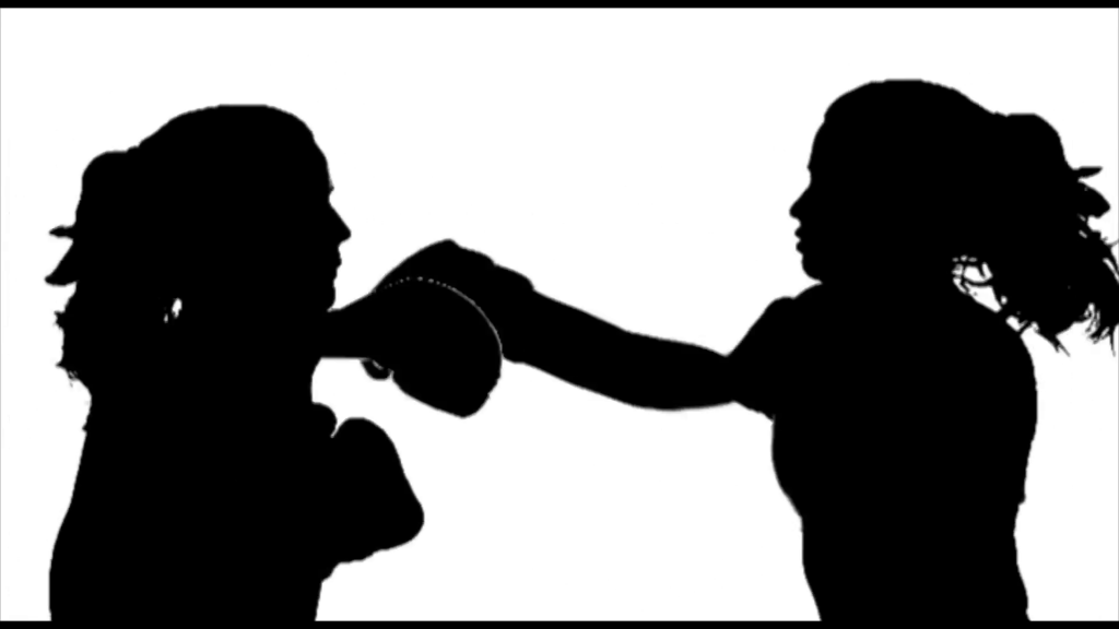 two-women-boxing-fight-silhouette_e16dghod__F0001